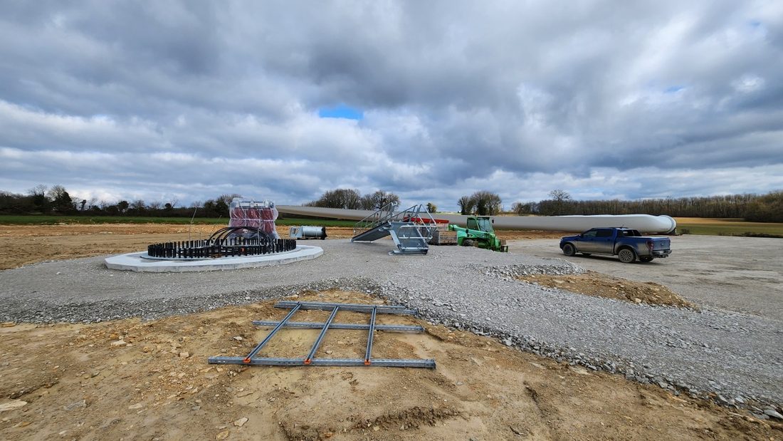 Assembly platform with reinforcement waiting on site