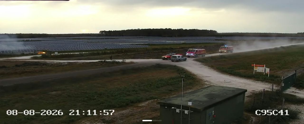 8. August, 21:11 Uhr: Ankunft der Feuerwehr